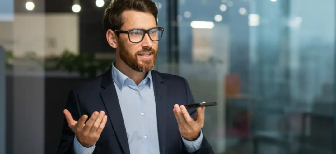 Jak ćwiczyć głos, by uniknąć problemów z emisją i poprawić brzmienie