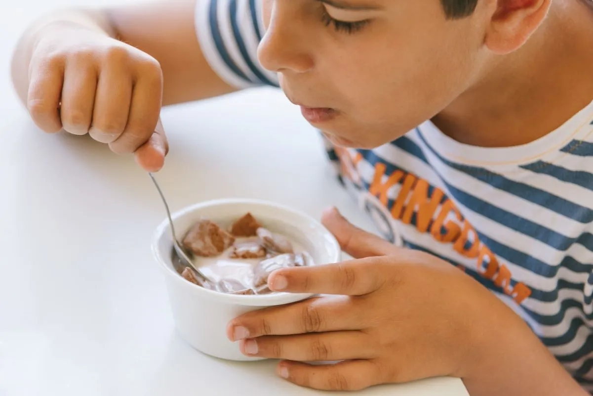 Kiedy jeść po treningu, aby maksymalnie wspierać regenerację?
