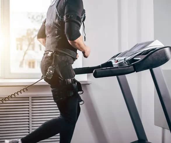 Bieżnia z masażerem czy warto? Odkryj jej prawdziwe korzyści i wady